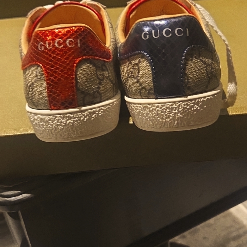 GUCCI SUPREME MONOGRAM TENNIS SHOES